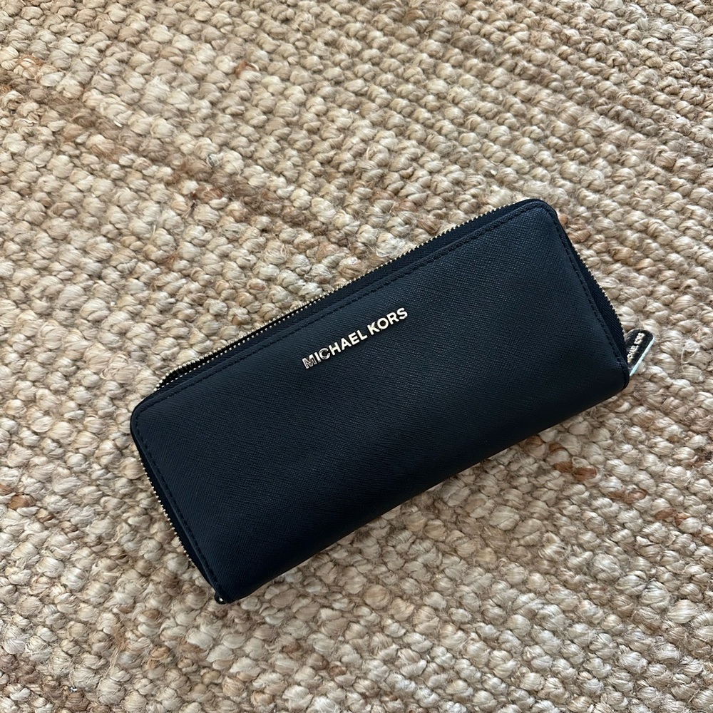 Micheal Kors wallet